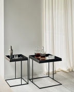 Mesa auxiliar, madera barnizada, negra cuadrada