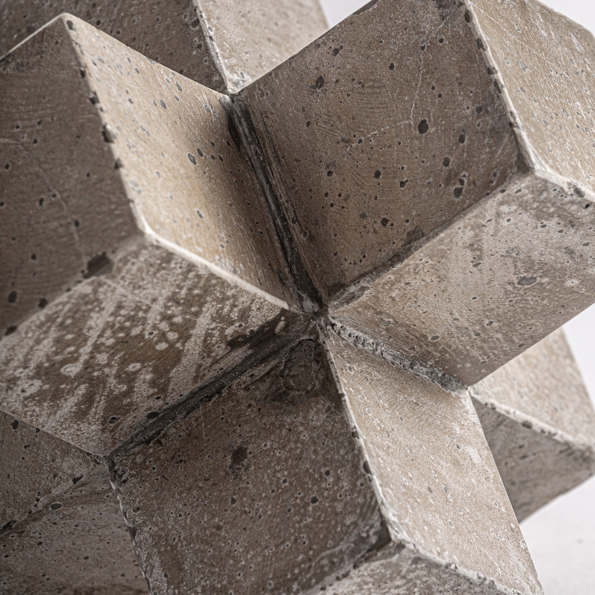 Figura decorativa cemento beige