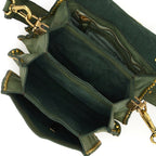 Bolso bandolera "AGNESE" de piel de vacuno teñida en prenda con tachuelas.