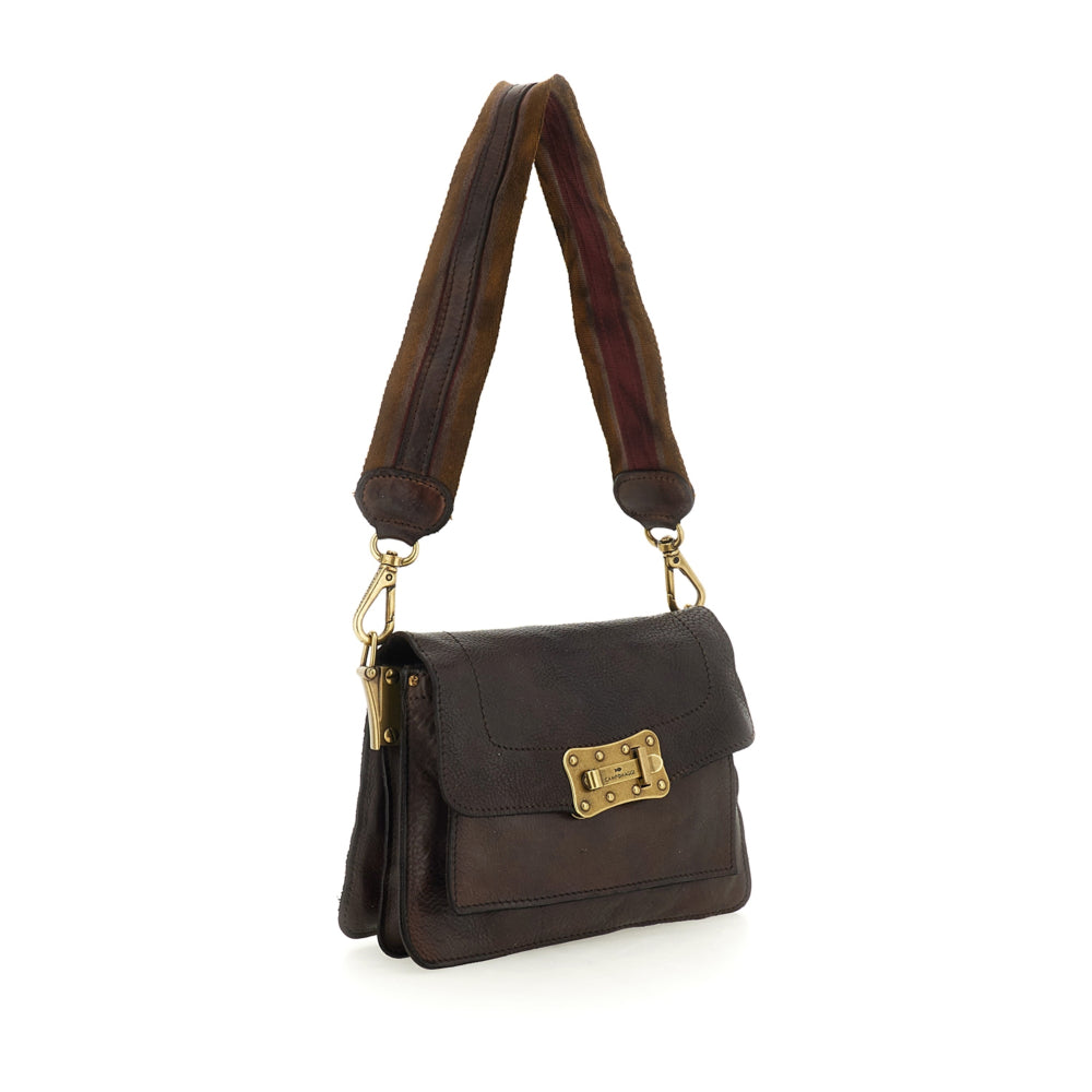 Bolso bandolera "AGNESE" de piel de vacuno teñida en prenda con correa de cinta para el hombro.Marrón