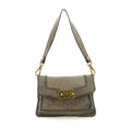 Bolso bandolera "AGNESE" de piel de vacuno teñida en prenda con costuras. Color: Cemento