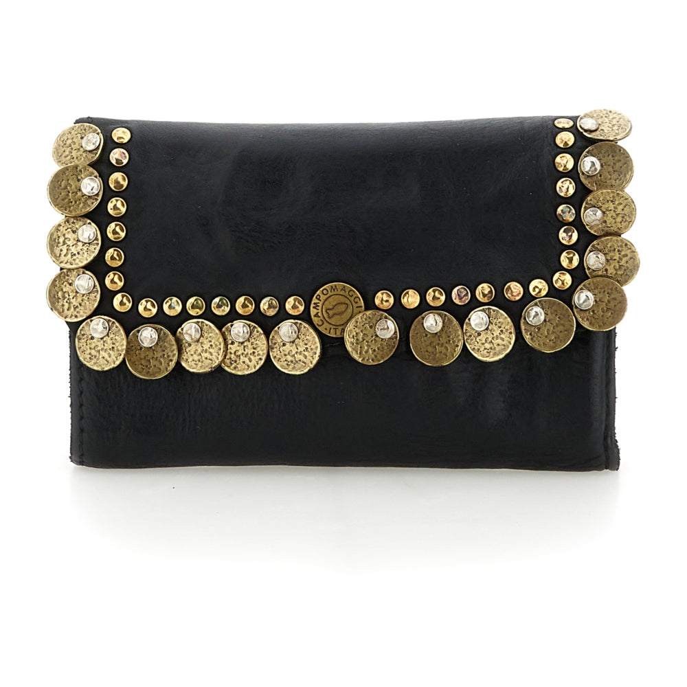 Cartera "MIRTA" con monedero de piel de vacuno teñida en prenda con tachuelas y medallas. Negro  Color: Negro