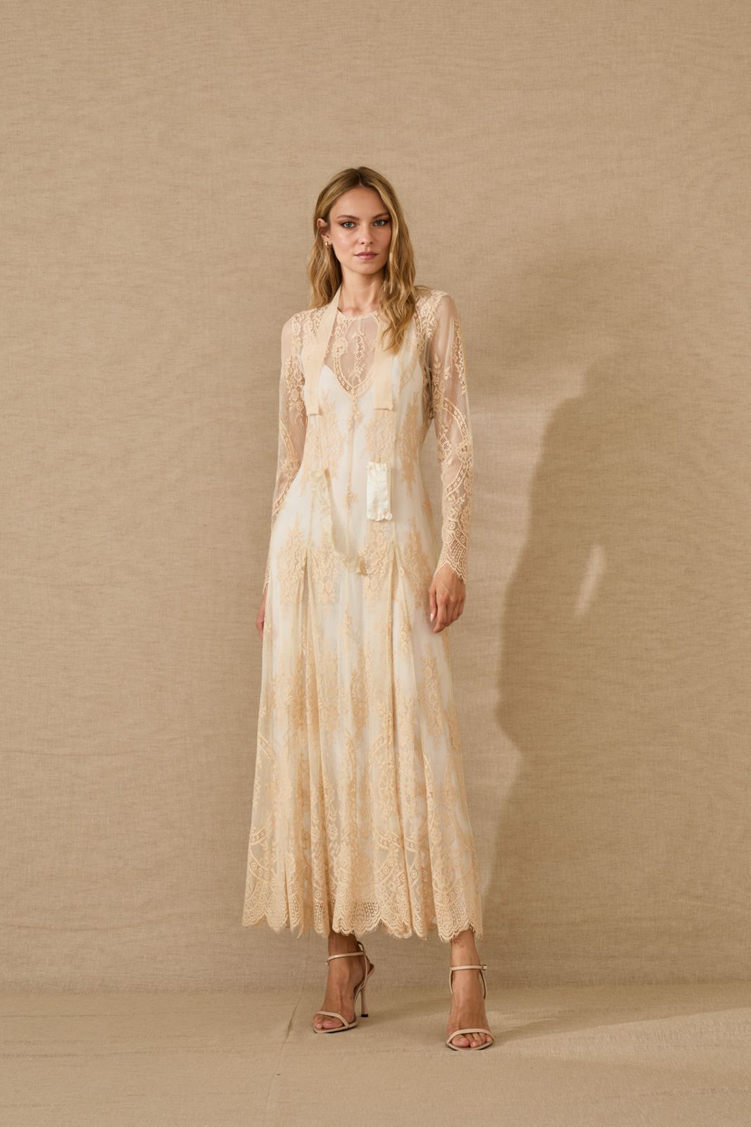 Vestido Beige Encaje
