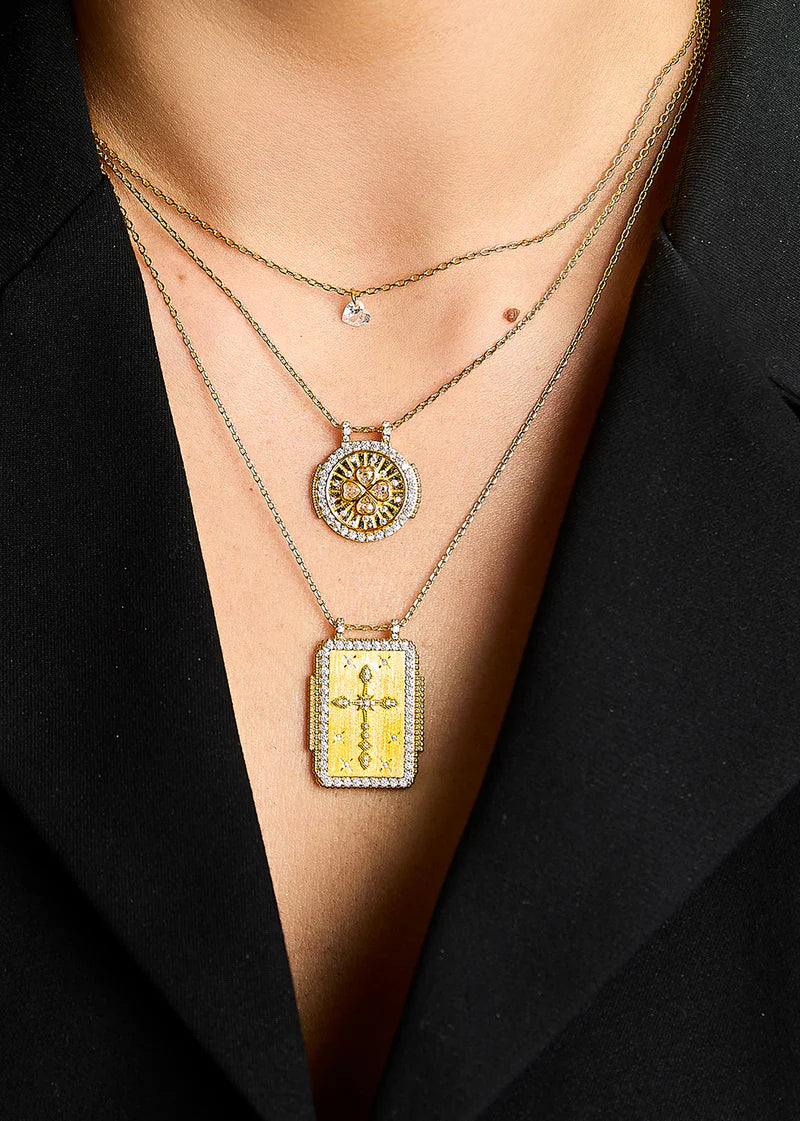 Collar White Crystal Heart en oro laminado