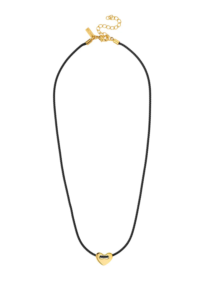 Collar Black Corazón en oro laminado